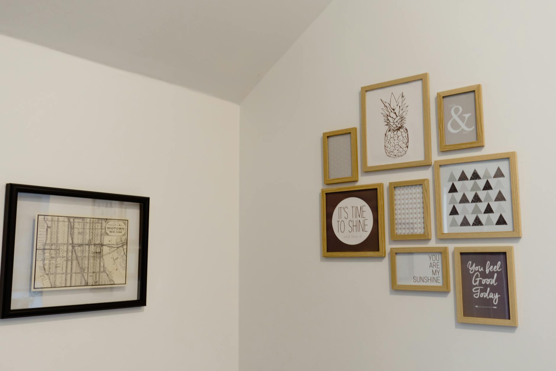 gallery wall no drilling living room